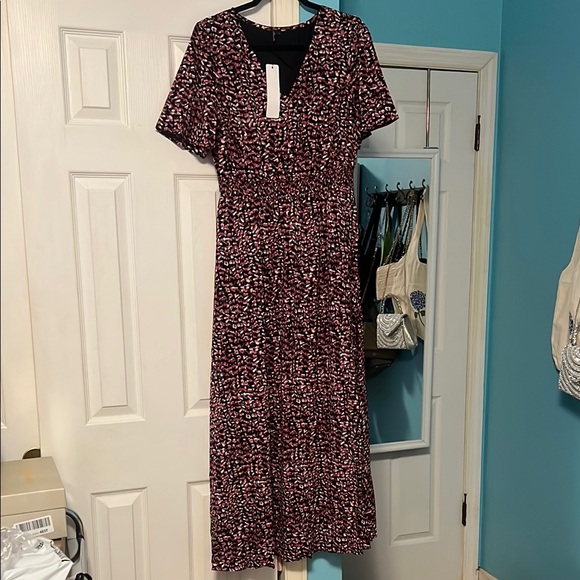 Elegant Red and Black Floral Women's Maxi Dress with Slit - Picture 2 of 10